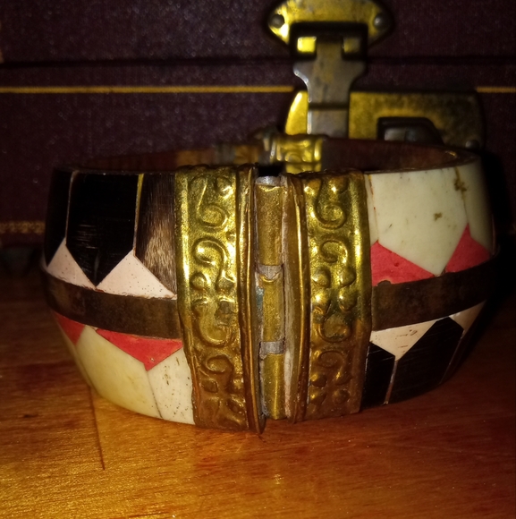 Vintage Wood and Metal Bracelet w/pin to close. Really beautiful - Picture 2 of 8
